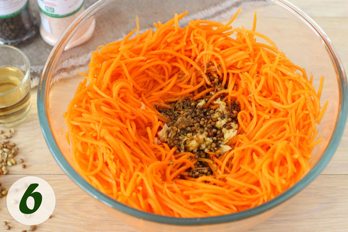 Морква по-корейськи з часником 