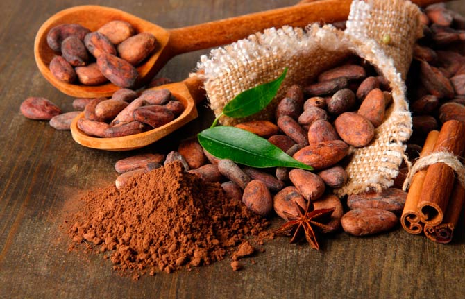 Natural cocoa beans