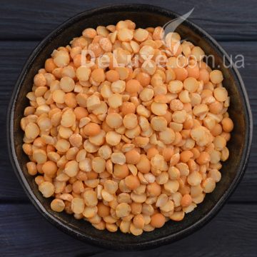 Жёлтый колотый горох, половинки в пиале