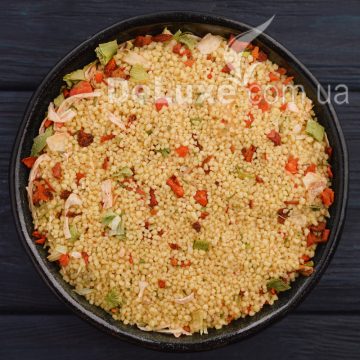 Кускус с сушёными овощами в пиале