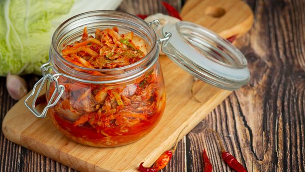 Кімчі з пекінської капусти: класичний рецепт, скільки солі і який перець